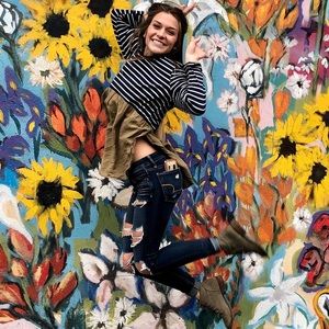 Meet your Posher, Leslie